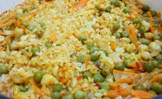 Bezelyeli Bulgur Pilavı Tarifi ve Malzemeleri