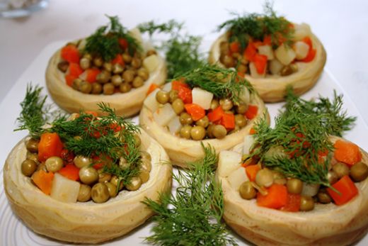 Garnitürden Bezelye Yemeği Tarifi ve Malzemeleri