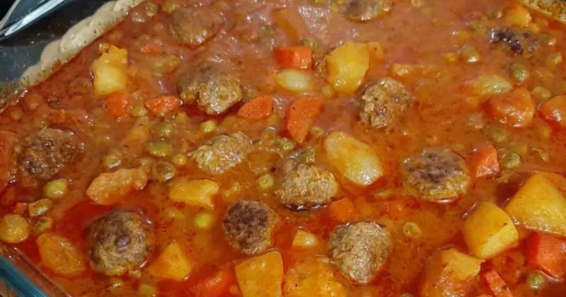 Fırında Köfteli Bezelye Tarifi ve Malzemeleri